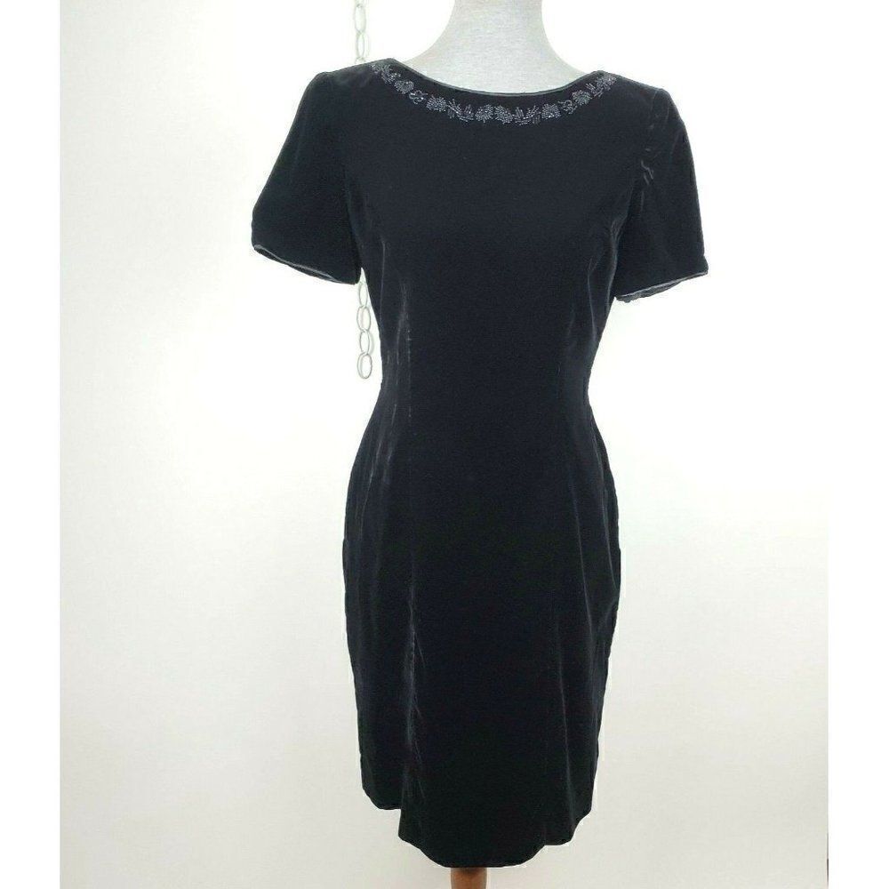 VTG Liz Claiborne Black Velvet Short Sleeve Sheath Dress sz 6 Beaded Neckline